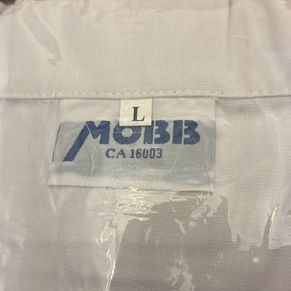 NWT Mobb Women's Short Fitted Lab Coat: size Large - Picture 4 of 4